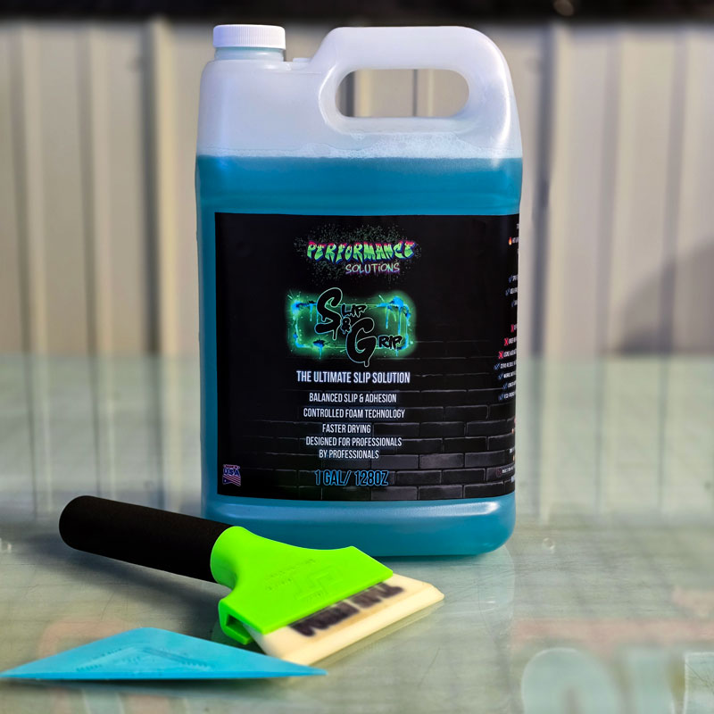 Slip&Grip-Squeegee.jpg__PID:853c5a25-ec9a-4aef-9f4d-d61e42e9f923